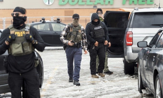 Đặc vụ ICE tại Minneapolis, bang Minnesota, ngày 6/1. Ảnh: Reuters