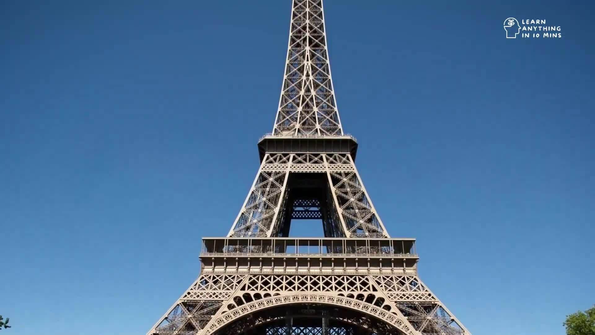 Có gì bên trong tháp Eiffel
