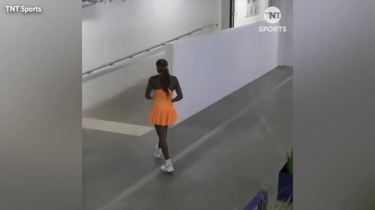 Gauff bức xúc vì bị phát tán video đập vợt