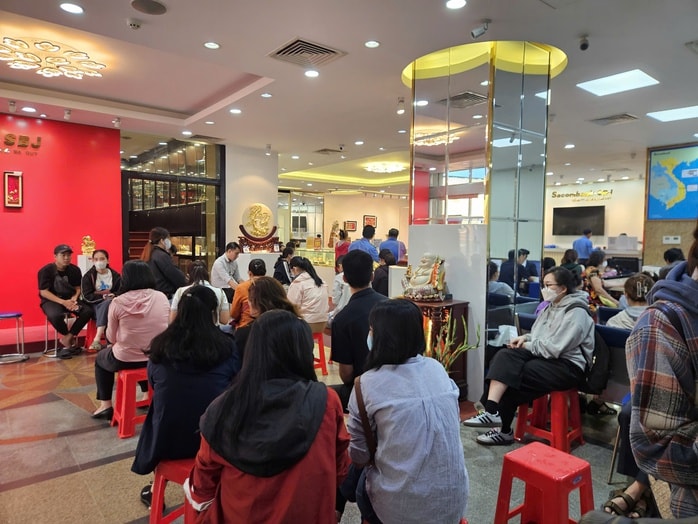 Giá bạc hôm nay 28 - 1: Đỉnh mới vượt 4 , 5 triệu đồng / lượng tại việt nam - Ảnh 2.