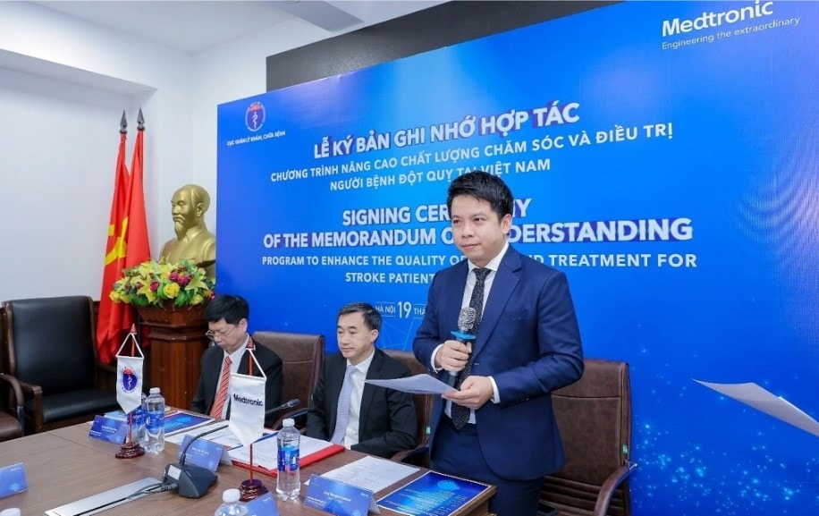 Ông Mongkol Sankum - Tổng giám đốc Medtronic Việt Nam, Campuchia, Myanmar và Lào chia sẻ tại sự kiện. Ảnh: VN Express