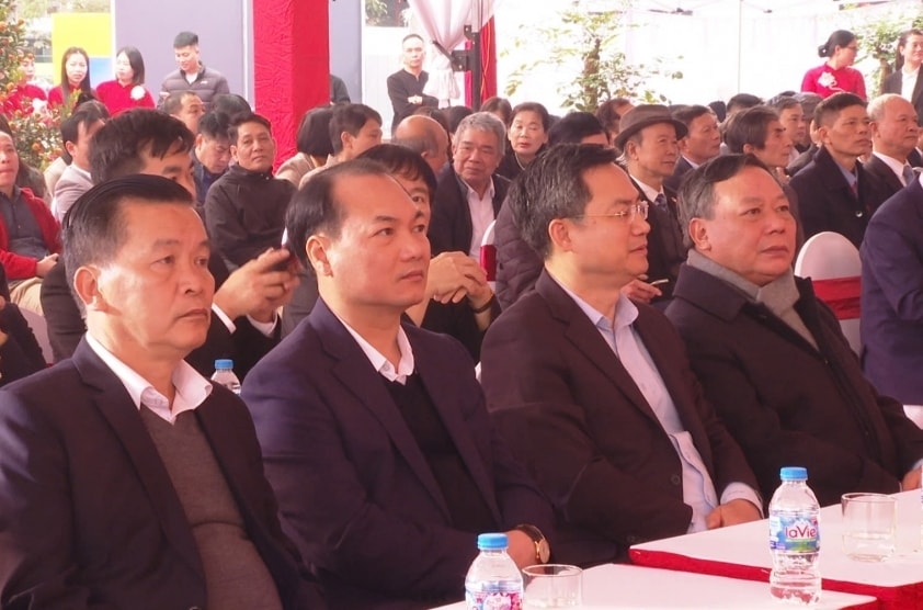 Ông Nguyễn Văn Phong - Phó Bí thư Thường trực Thành uỷ Hà Nội và các đại biểu tham dự sự kiện.