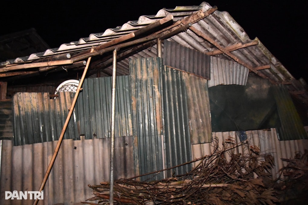 Vợ tâm thần, chồng cùng cực lo 6 con thơ đứt bữa - 1 Vợ tâm thần, chồng cùng cực lo 6 con thơ đứt bữa - 1