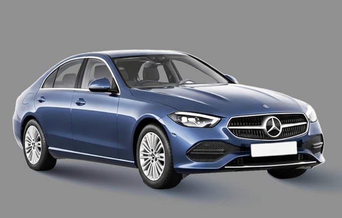 Xe Mercedes-Benz là giải thưởng lớn nhất của chương trình. Ảnh: PNJ