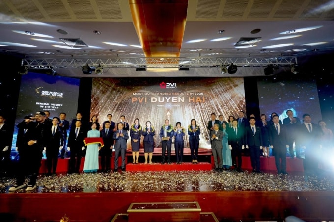 Vinh danh Bảo hiểm PVI Duyên Hải, Đơn vị xuất sắc nhất hệ thống năm 2025. Ảnh: Bảo hiểm PVI