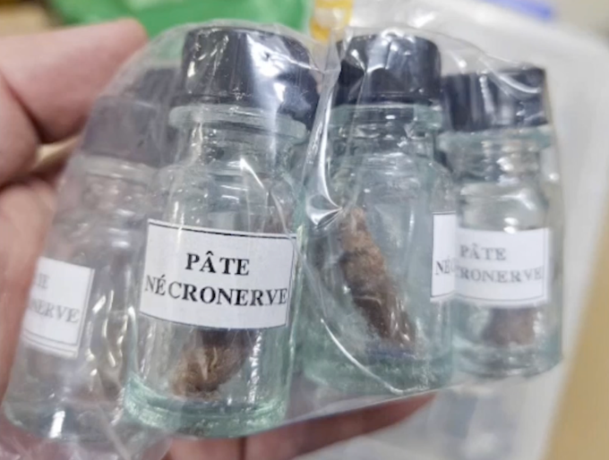 Chế phẩm từ thạch tín bị cơ quan chức năng thu giữ. Ảnh: Công an TP HCM