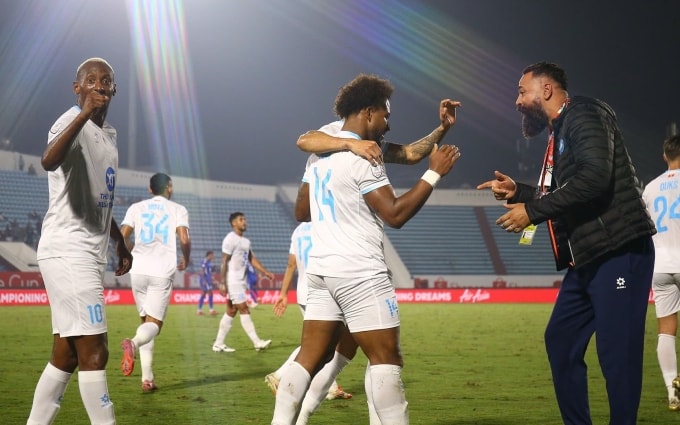 Nam Định toàn thắng bốn trận, sớm giành vé vào bán kết Cup CLB Đông Nam Á 2025-2026, tối 29/1, trên sân Thiên Trường, Ninh Bình: Ảnh: Lâm Đương