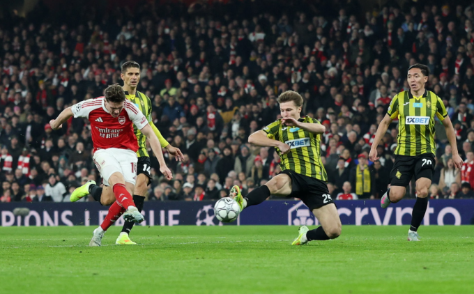 Viktor Gyokeres cứa lòng mở tỷ số trận Arsenal thắng Kairat 3-2 ở lượt cuối Champions League trên sân Emirates, London, Anh ngày 28/1/2026. Ảnh: Reuters