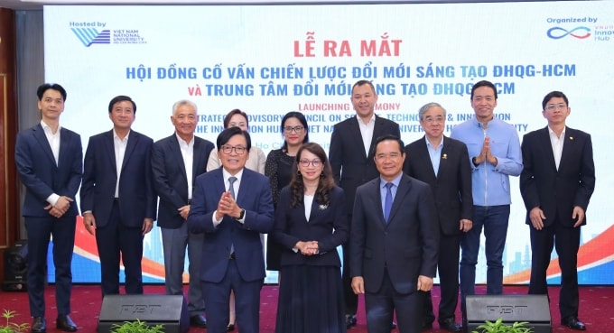 Hội đồng cố vấn chiến lược đổi mới sáng tạo của Đại học Quốc gia TP HCM ra mắt tối 28/1. Ảnh: Khắc Hiếu