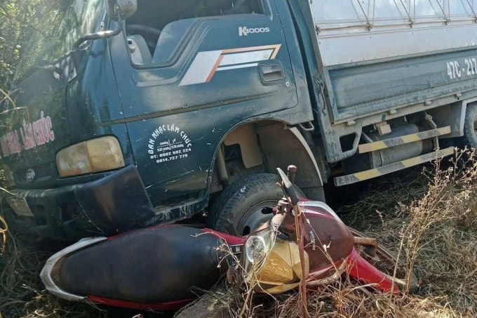 Ôtô tải trôi tông tử vong bé gái 10 tuổi. Ảnh: Ngọc Oanh