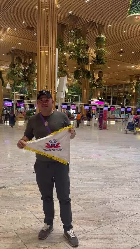 Khách Việt 'nín thở' chờ ngày xuất ngoại dịp Tết vì e ngại virus Nipah