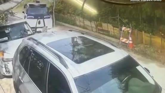 Tài xế gây tai nạn khi đang điều khiển xe tự lái