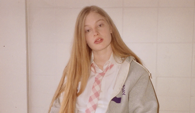 Con gái tỷ phú giàu nhất thế giới: Từ "đóa hồng đen" 1000 tỷ viết đơn từ bỏ cha ra đường mưu sinh - Ảnh 1.