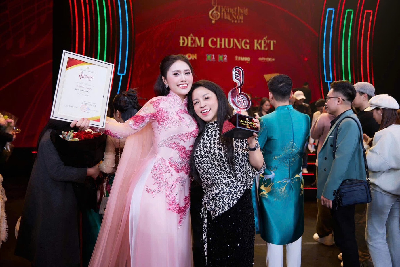 Nguyễn Mộc An là một trong những gương mặt trẻ triển vọng của dòng nhạc dân gian – trữ tình.