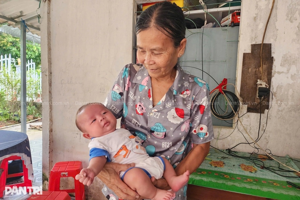 Vợ mất, chồng chấn thương sọ não,  2 con thơ lo thiếu ăn, thất học - 3