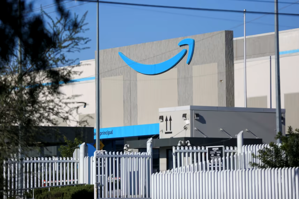 Cốc cà phê còn ấm, người đã rời đi: Bên trong đợt sa thải 16.000 người - 2