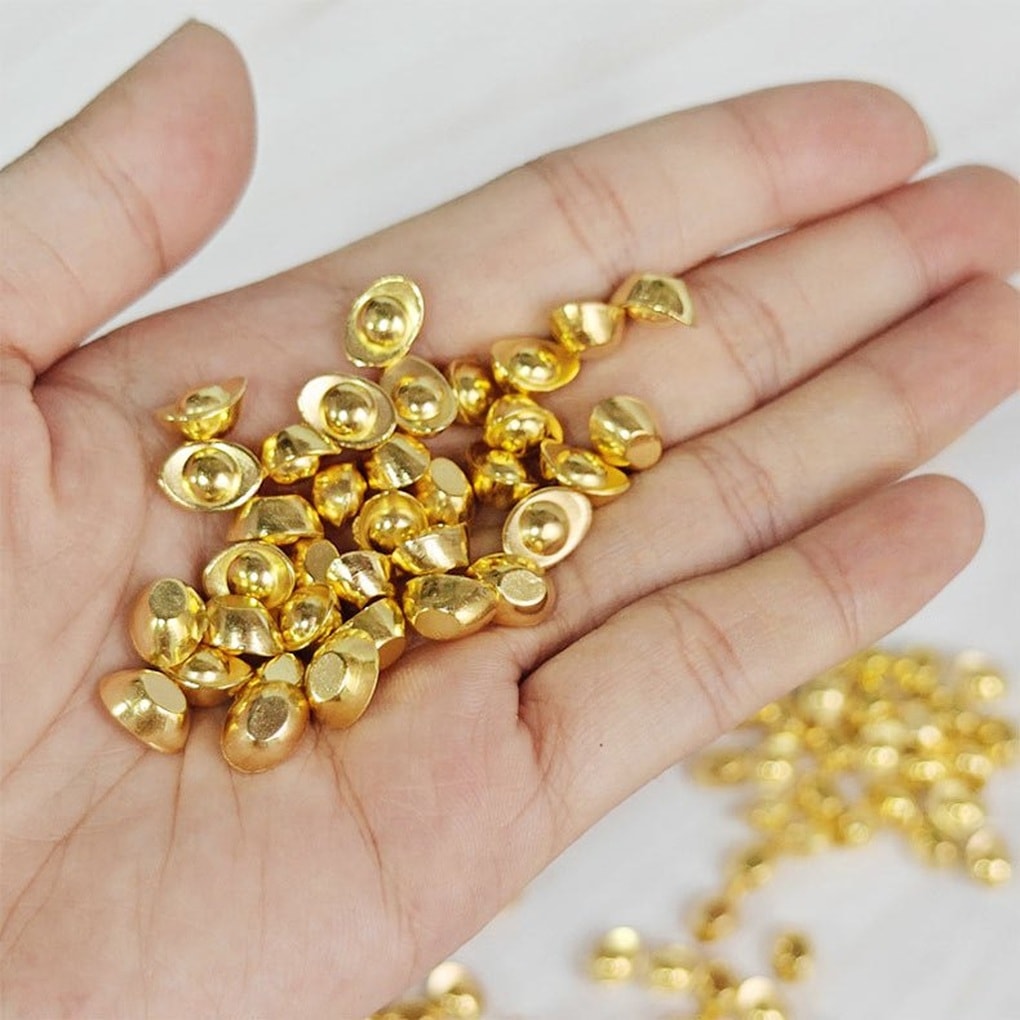 Vàng miếng quá đắt, người dân đổ xô săn vàng mini giá từ 1 triệu đồng - 1 Vàng miếng quá đắt, người dân đổ xô săn vàng mini giá từ 1 triệu đồng - 1