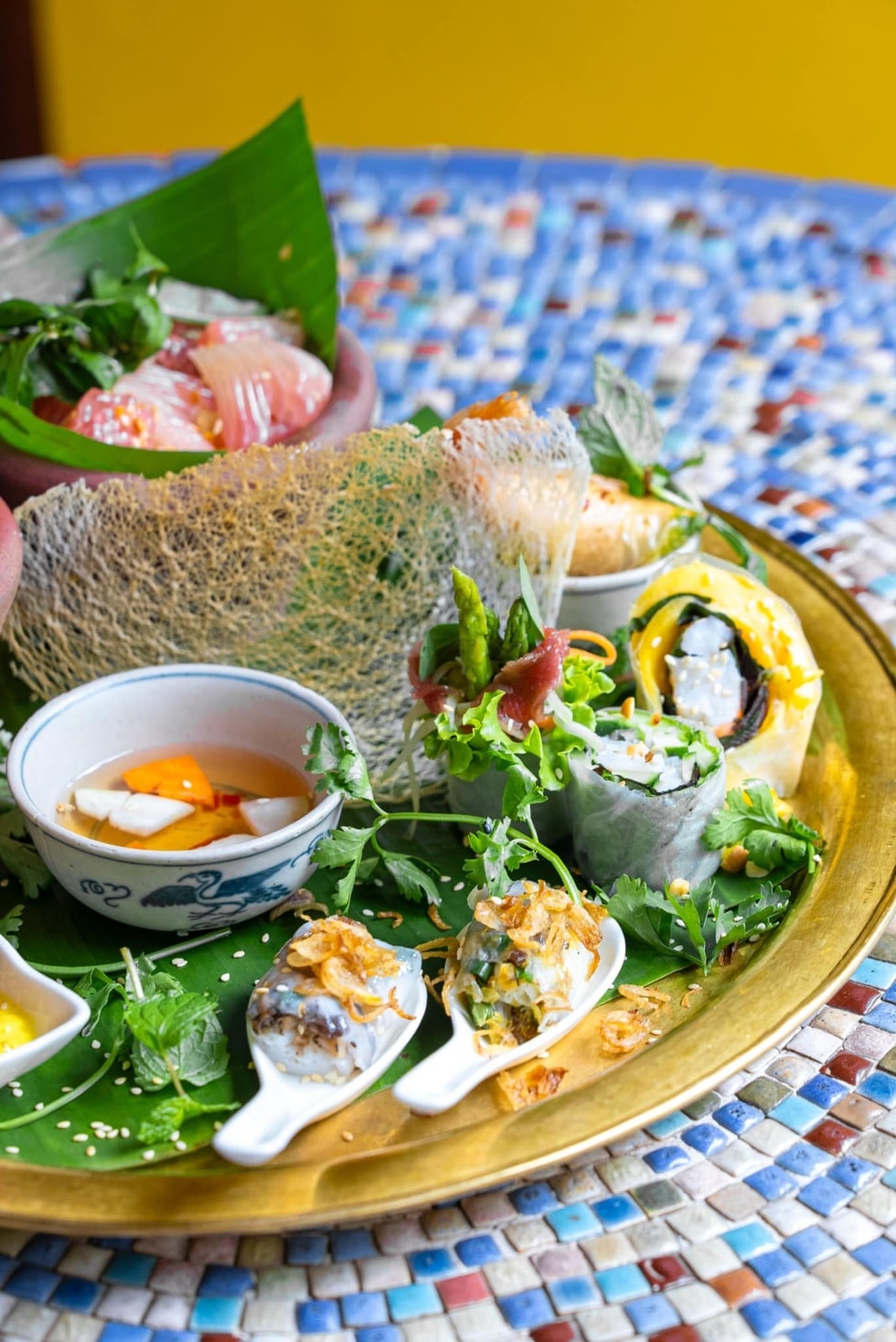 Chủ tịch Hội đồng châu Âu ăn bún riêu, chả cá với nước mắm giữa Hà Nội - 3