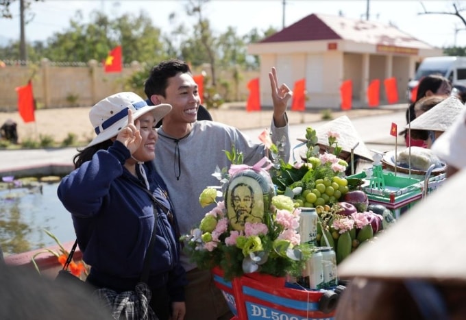 Người dân tại phường Hòa Hiệp (Đăk Lăk) tham gia hoạt động gắn kết cộng đồng tại sự kiện của Sabeco. Ảnh: Sabeco