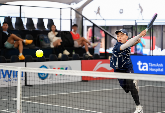 Bóng pickleball bay ở tốc độ cao có thể gây chấn thương nếu đập trúng mắt. Ảnh: Bệnh viện Đa khoa Tâm Anh