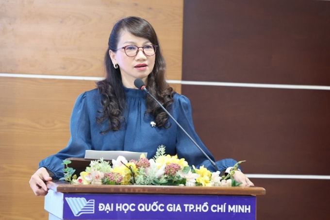GS.TS Nguyễn Thị Thanh Mai, Giám đốc Đại học Quốc gia TP HCM, chia sẻ tại buổi gặp gỡ nhà khoa học, chiều 29/1. Ảnh: Khắc Hiếu