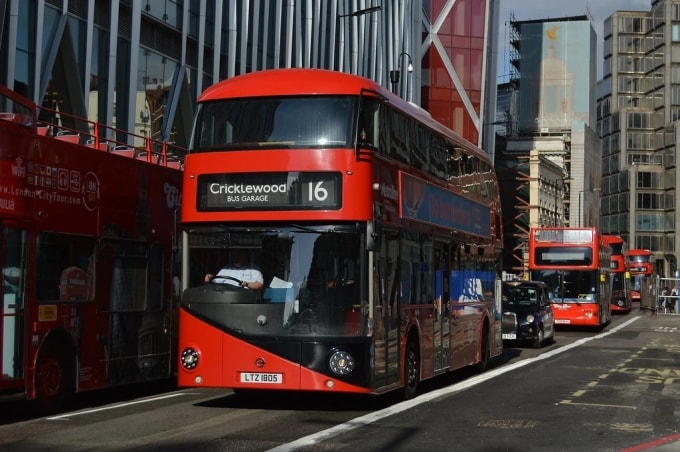 Xe buýt tại London. Ảnh: UKtransport