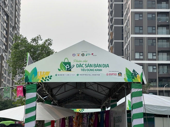 Du khách hào hứng trải nghiệm tinh hoa nông sản Việt tại Phiên chợ Đặc sản bản địa – Tiêu dùng xanh - Ảnh 2.