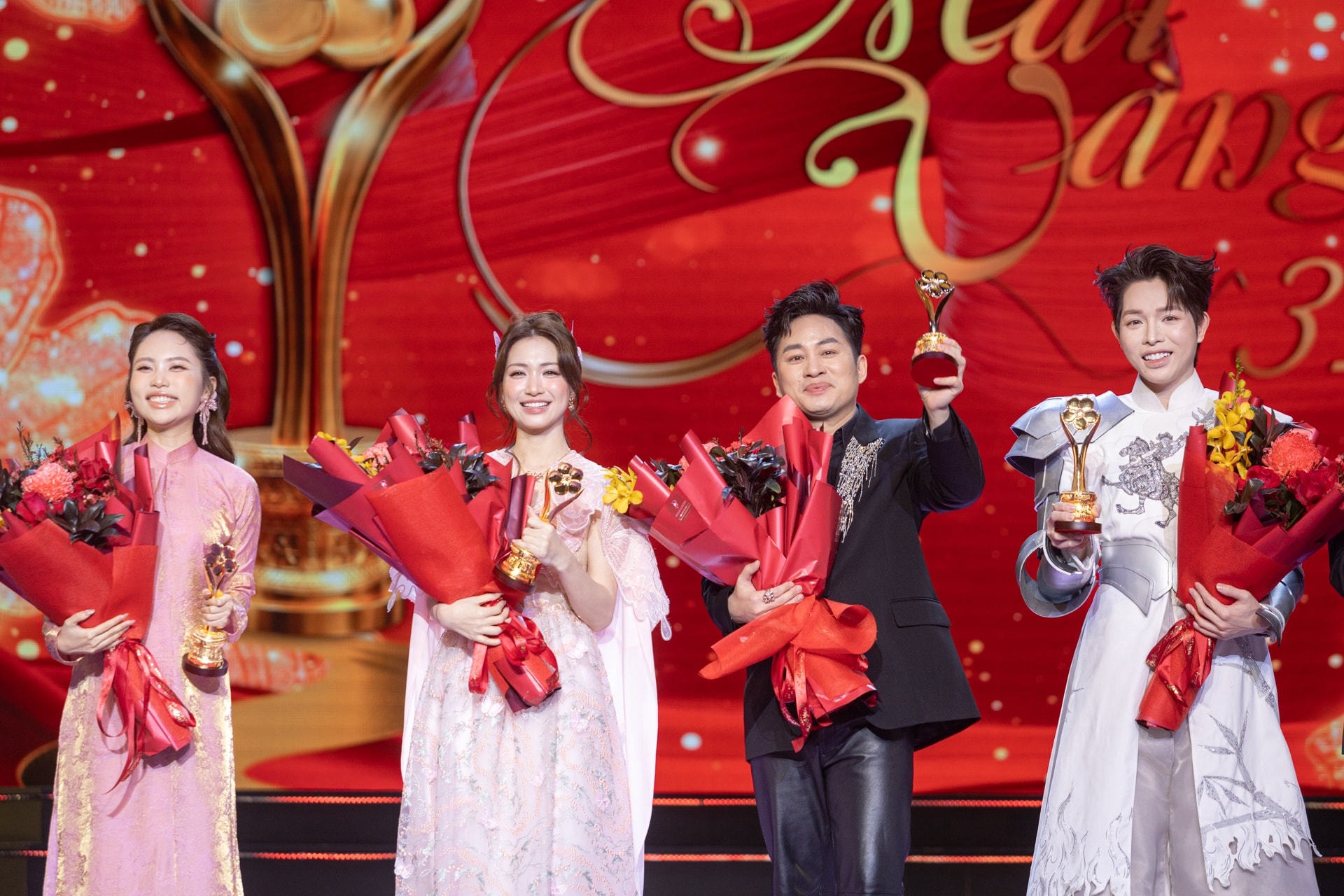 mưa đỏ ảnh 8 mua do anh 8