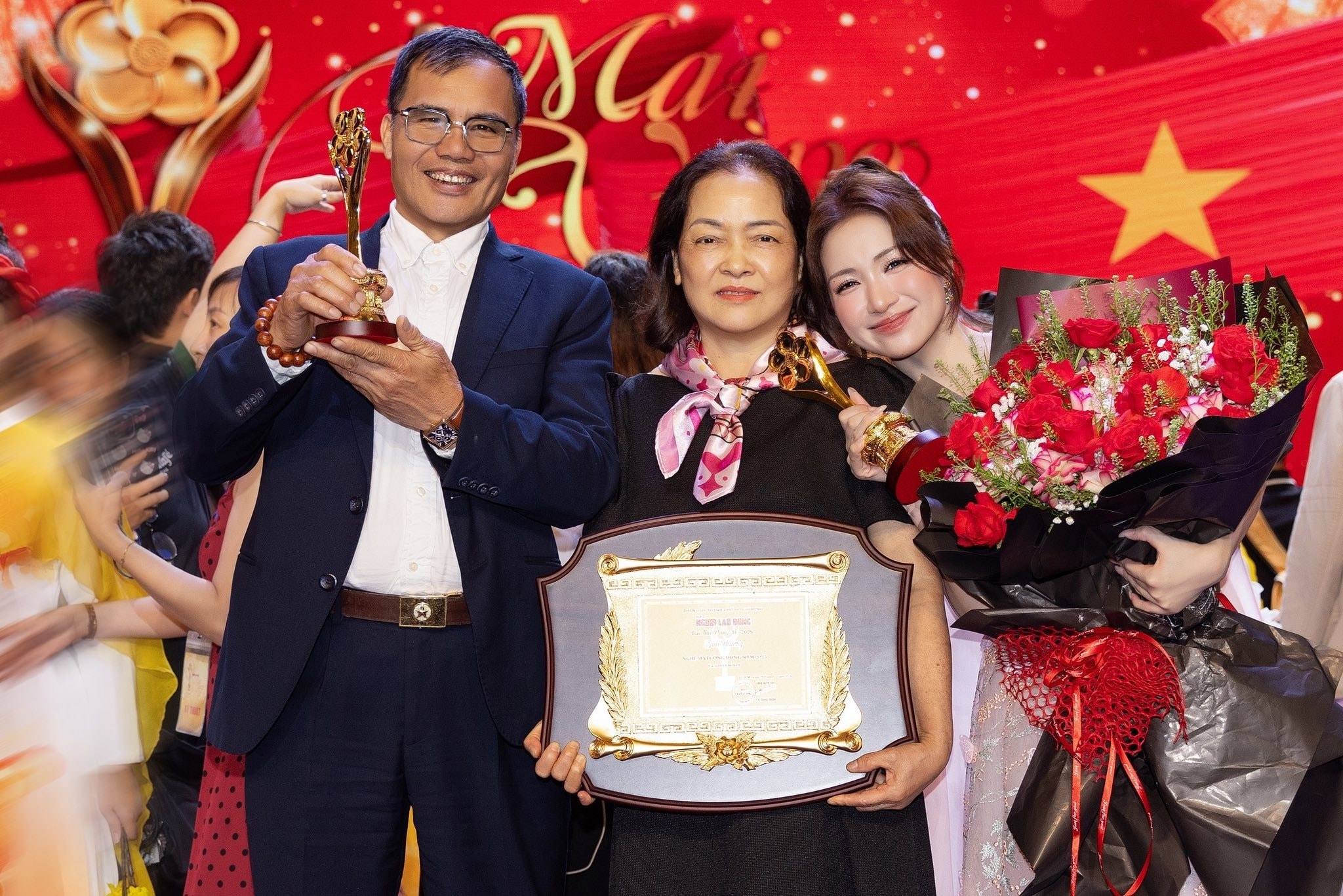 Hòa Minzy ảnh 1 Hoa Minzy anh 1