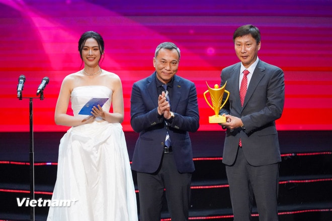 Cúp Chiến thắng 2025: Trịnh Thu Vinh lập kỷ lục, thầy Kim và Đình Bắc ghi dấu ấn- Ảnh 3.