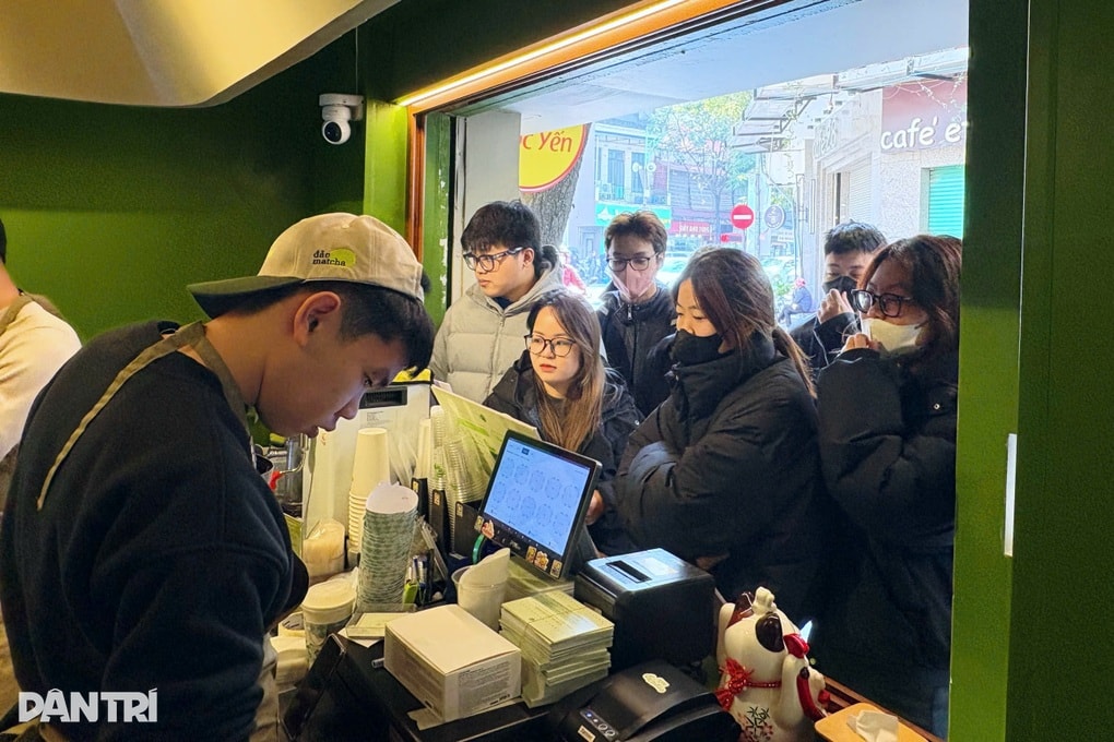 Hết cảnh ngồi tràn lan vỉa hè, quán ăn Hà Nội thay đổi để tồn tại - 3 Hết cảnh ngồi tràn lan vỉa hè, quán ăn Hà Nội thay đổi để tồn tại - 3