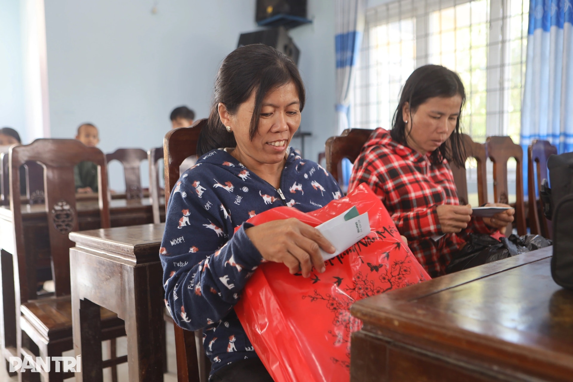 Nhờ quà bạn đọc Dân trí, tôi có thêm tiền mua áo mới cho các cháu đón Tết - 12