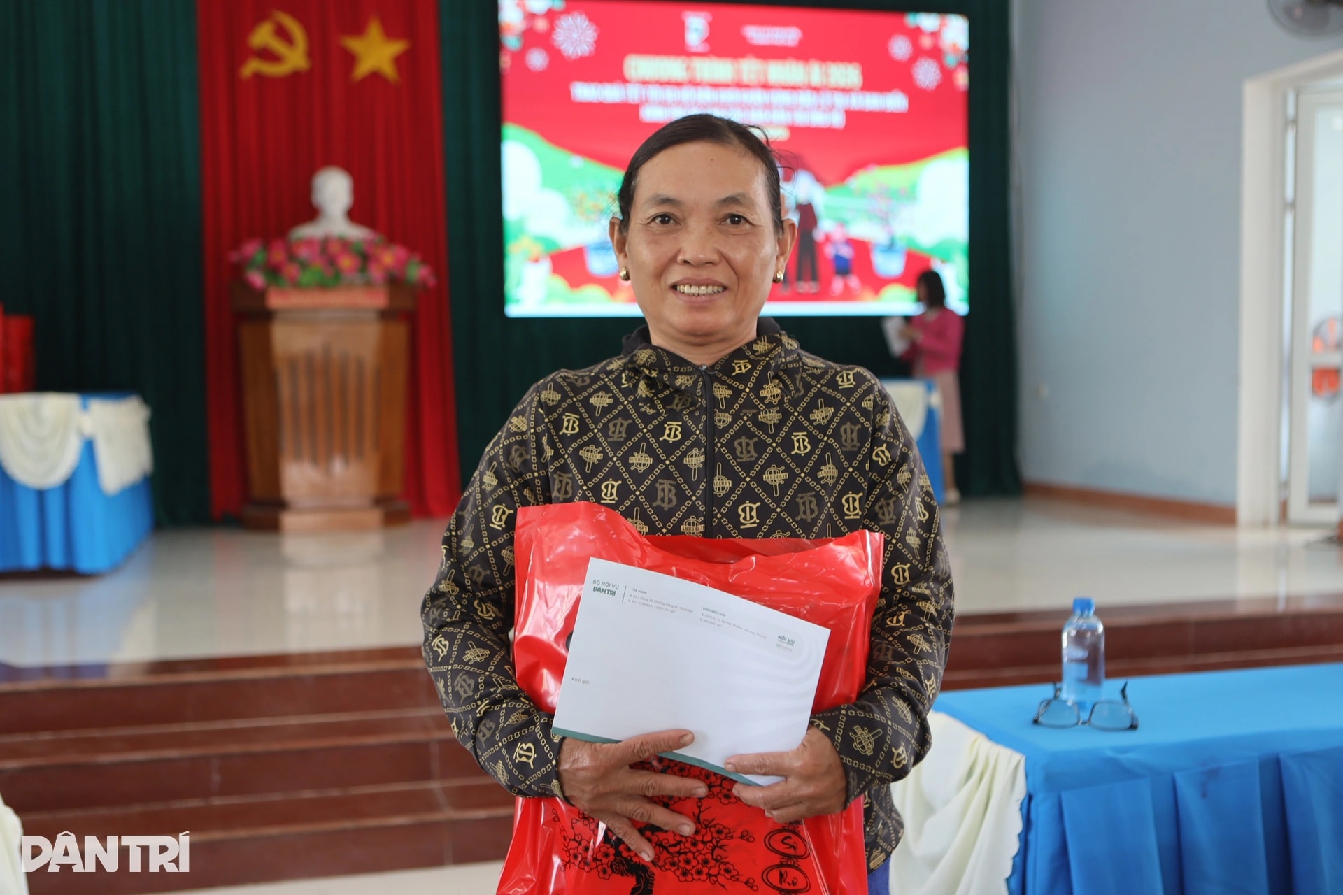 Nhờ quà bạn đọc Dân trí, tôi có thêm tiền mua áo mới cho các cháu đón Tết - 9