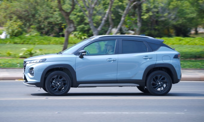 Suuzki Fronx, một mẫu xe nhập Indonesia lăn bánh ở Việt Nam. Ảnh: Phạm Trung