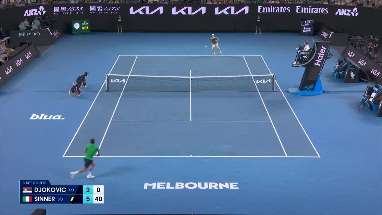 Djokovic hạ Sinner, vào chung kết Australia Mở rộng