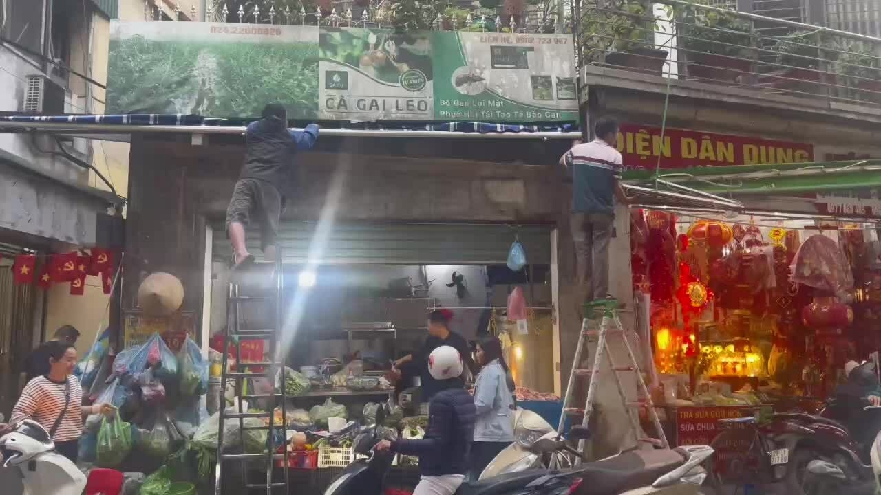 Nhiều chợ cóc ở Hà Nội bị xóa bỏ