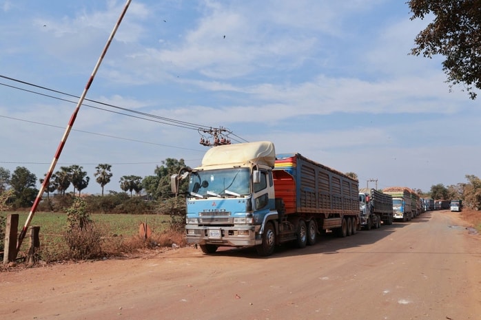 Bộ Nông nghiệp và Môi trường giải quyết ùn tắc nông sản tại cửa khẩu 2026 - Ảnh 1. Bộ Nông nghiệp và Môi trường giải quyết ùn tắc nông sản tại cửa khẩu 2026 - Ảnh 1.