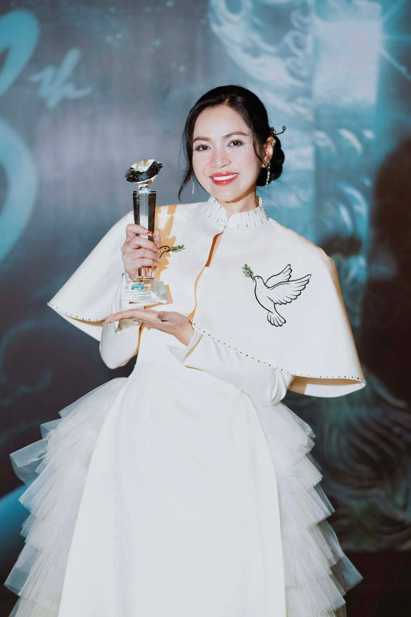 Ca sĩ Duyên Quỳnh.