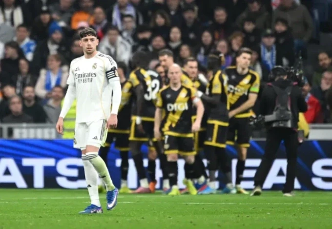 Real giành chiến thắng không hề dễ dàng, dù Rayo Vallecano chỉ đang đứng ở nhóm cuối La Liga. Ảnh: AFP