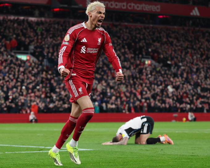 Hugo Ekitike mừng bàn trong trận Liverpool thắng Newcastle 4-1 ở vòng 24 Ngoại hạng Anh trên sân Anfield, Liverpool, Anh ngày 31/1/2026. Ảnh: EPA