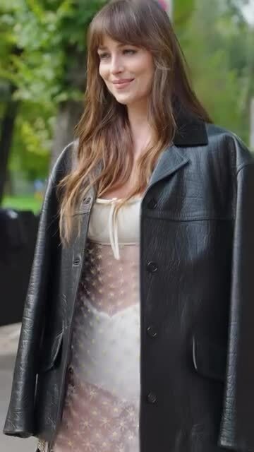 Dakota Johnson dự show Gucci năm 2024