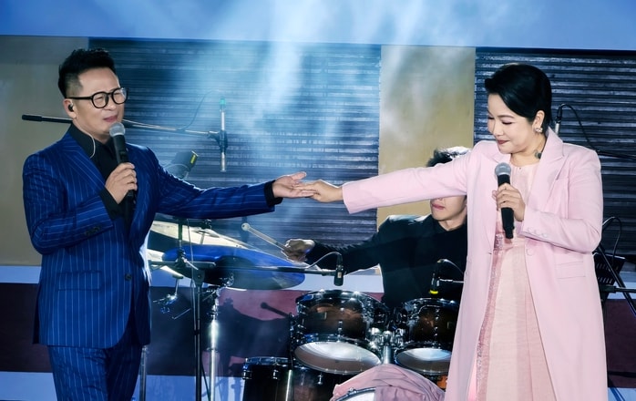 Bằng Kiều, Mỹ Linh khuấy động Đà Lạt trong đêm bế mạc Lễ hội hoa mai anh đào - Ảnh 3.