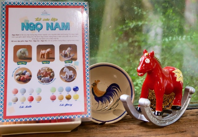 Lạ mắt linh vật ngựa gốm ở TPHCM hút khách dịp cận Tết- Ảnh 5.