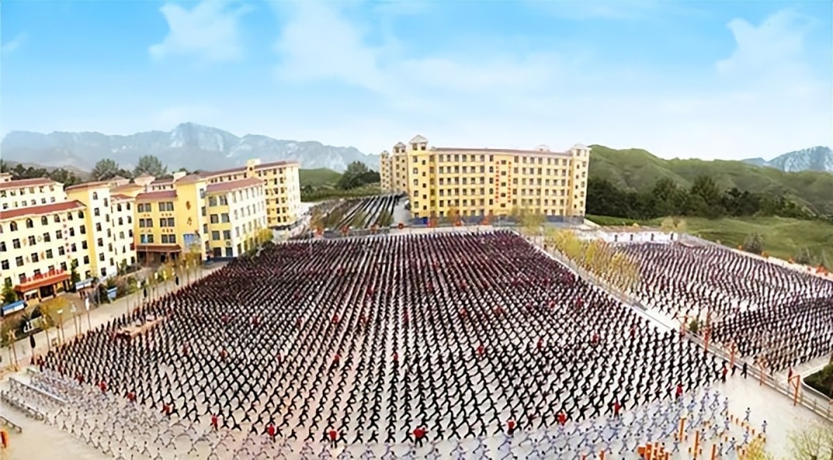 Ước tính ngôi trường võ thuật của Thích Diên Lỗ quản lý hơn 20 nghìn học viên