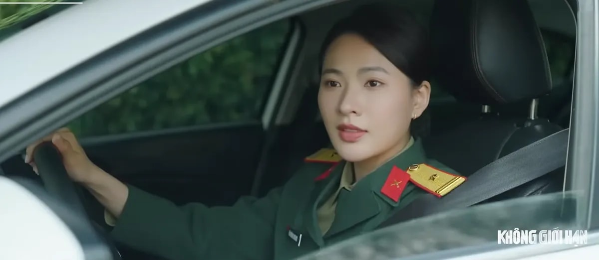 Lam Anh vui mừng khi nhìn thấy Kiên.