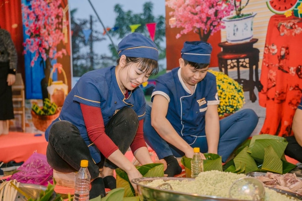 Tăng thưởng Tết, doanh nghiệp làm điều bất ngờ khiến công nhân vỡ òa - 1