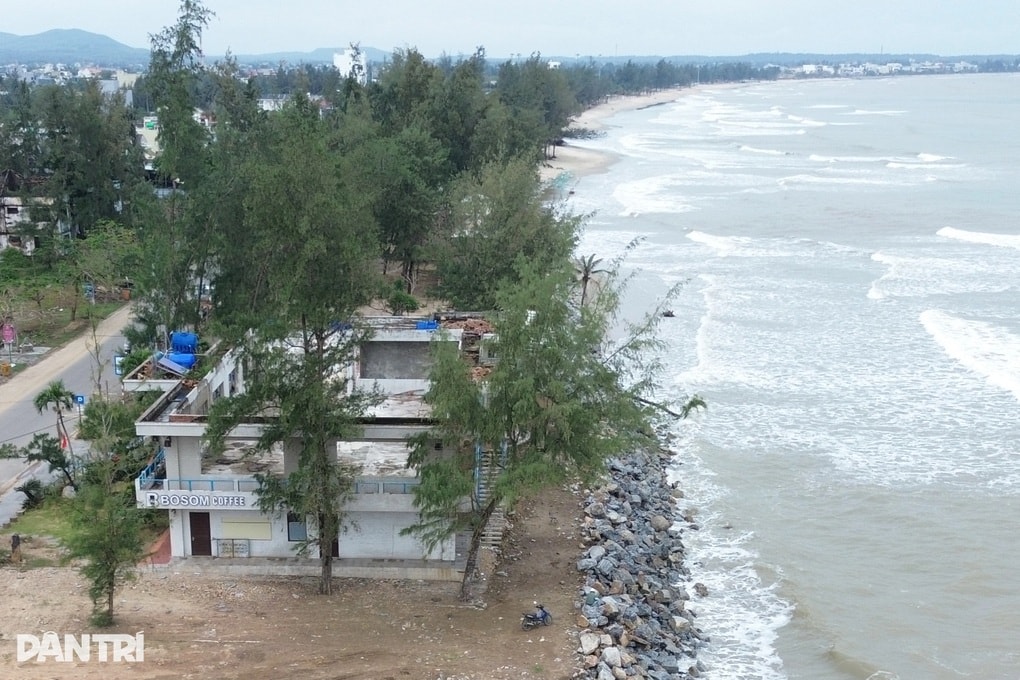 Mở phố đi bộ ở bãi biển đẹp nhất Quảng Ngãi - 1 Mở phố đi bộ ở bãi biển đẹp nhất Quảng Ngãi - 1