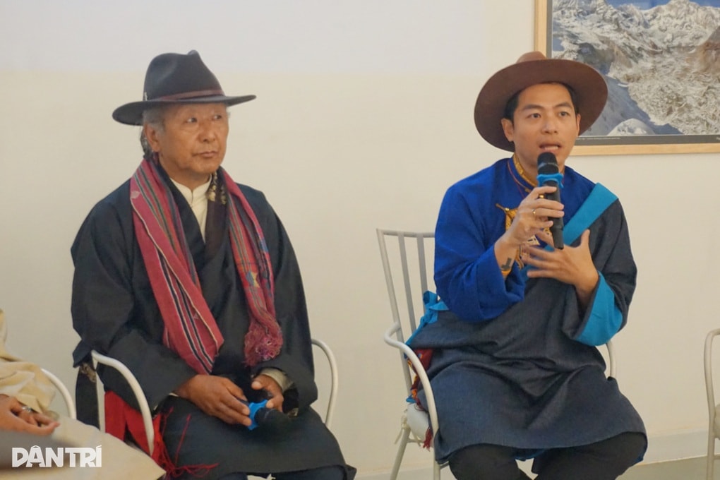 Vì sao khách Việt chi trăm triệu đến dãy núi khắc nghiệt nhất hành tinh? - 1