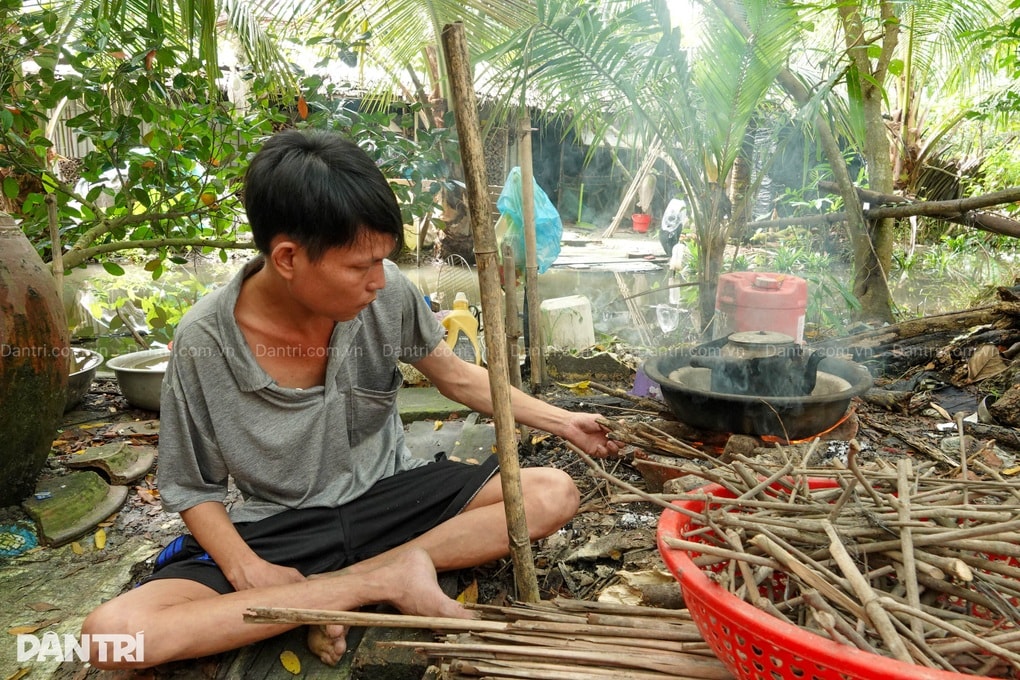 Người cha đơn thân bị tai biến suýt chết, ước mong con học hành nên người - 2