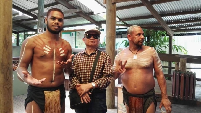 Ông Dư Long Tài tại Cairns, Australia.